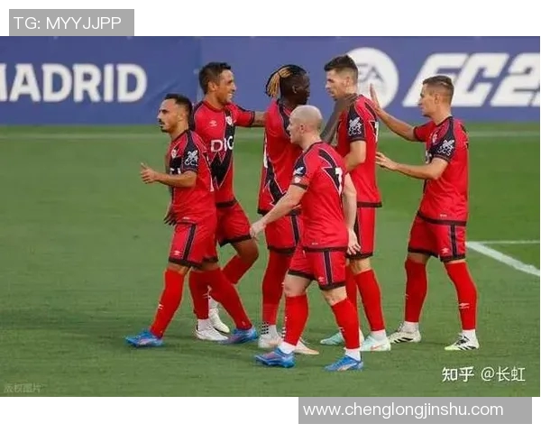 足球明星化身普通人挑战街头互动引发惊喜反应视频大揭秘